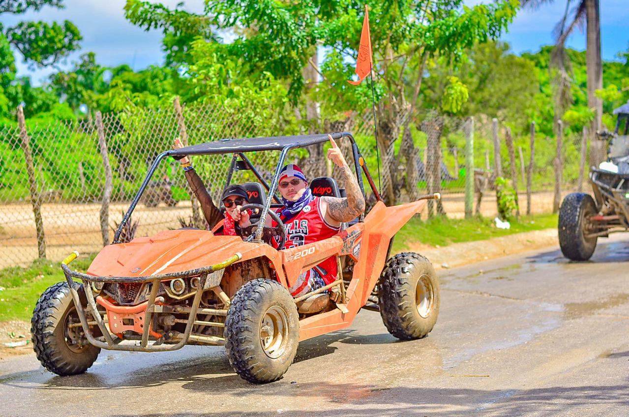 Viajeros y buggies en Punta Cana, foto 12